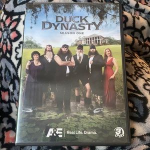 Duck dynasty season 1. used once. 3 discs